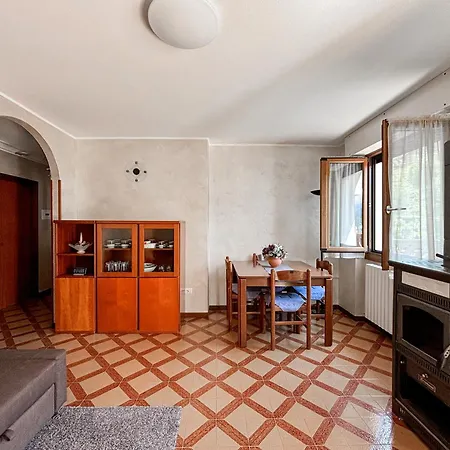 Apartment Ampio Trilocale Sulle Piste Della Magnolta, Deposito Sci Gratuito